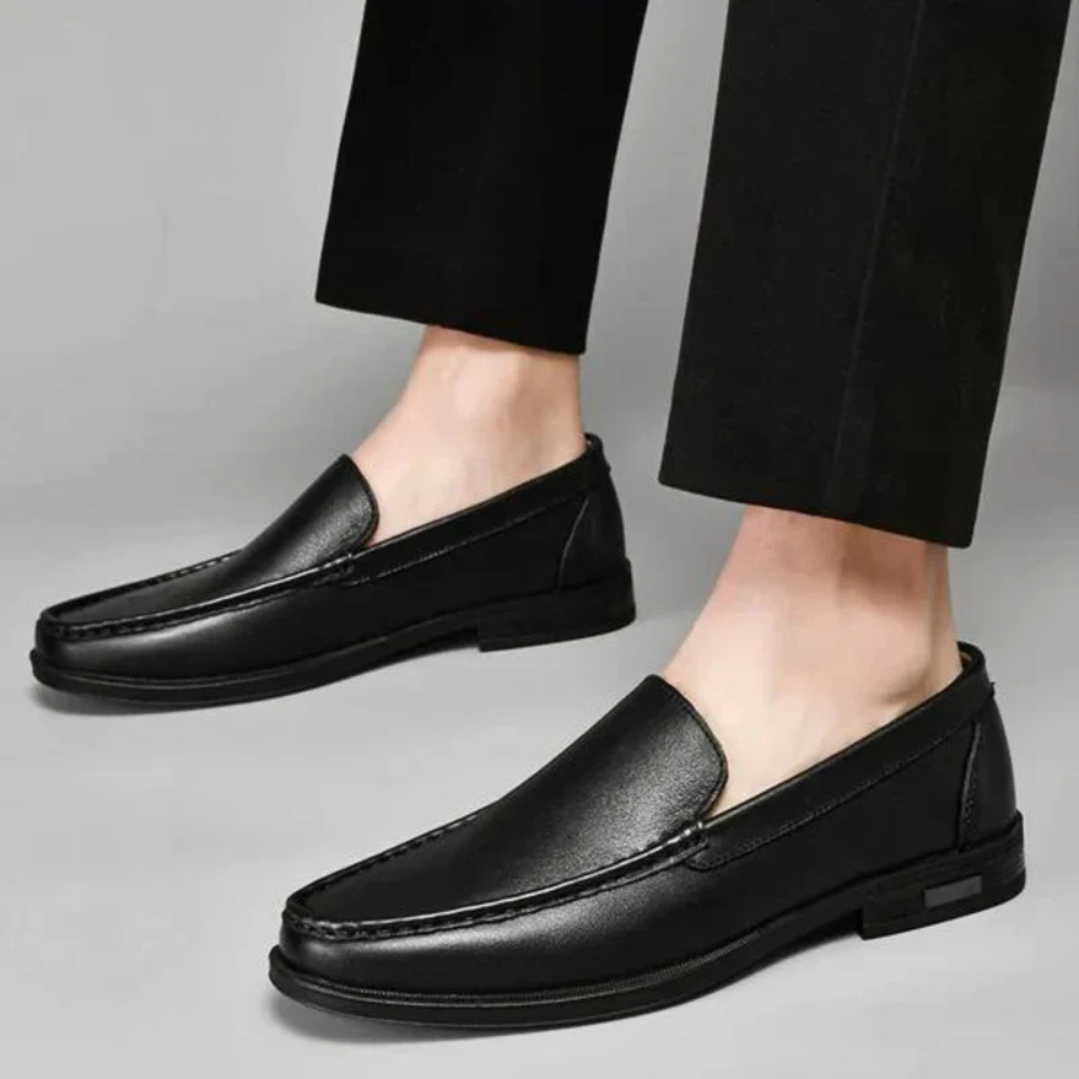 The El Paso Men's Classic Leather Slip On Loafers