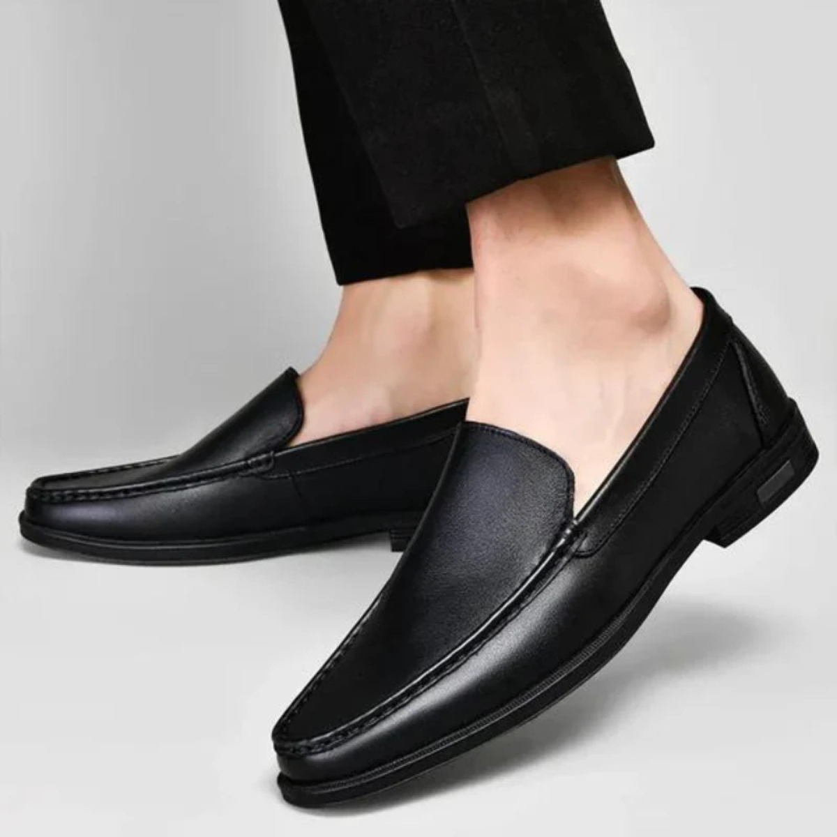 The El Paso Men's Classic Leather Slip On Loafers