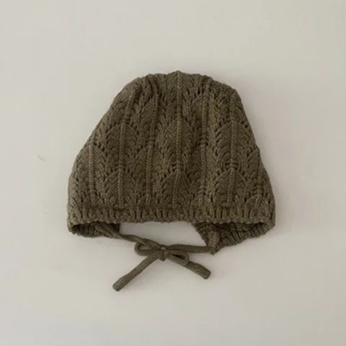 SoHo Kids Cable Knit Tie Strap Bonnet Accessory