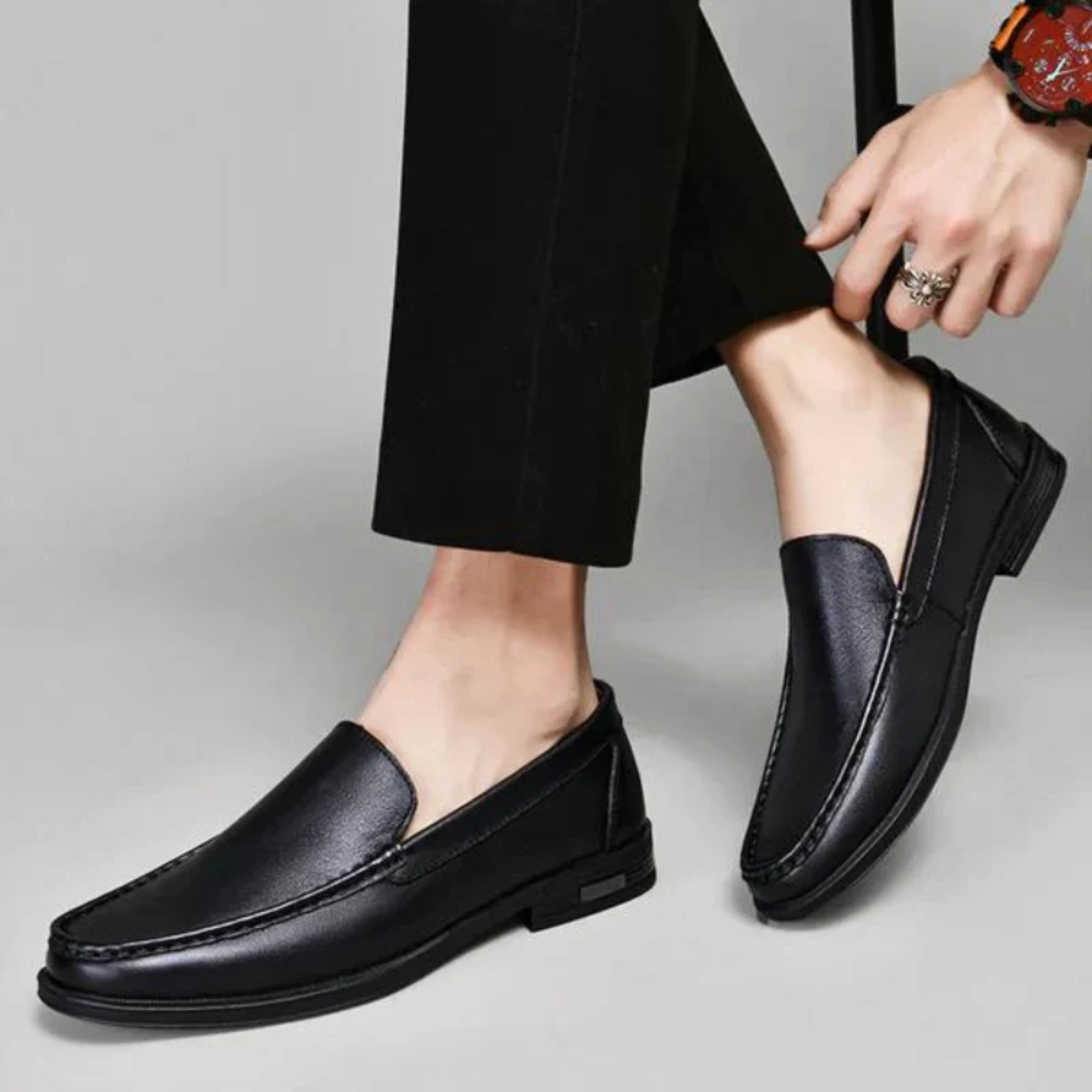 The El Paso Men's Classic Leather Slip On Loafers