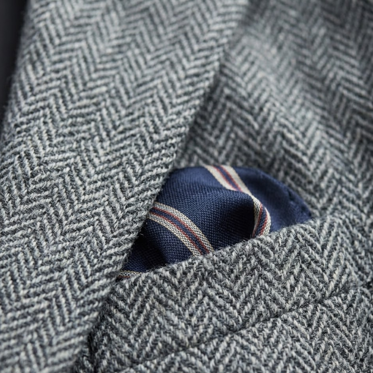 The Glencrest Men’s Single Breasted Herringbone Wool Tweed Blazer