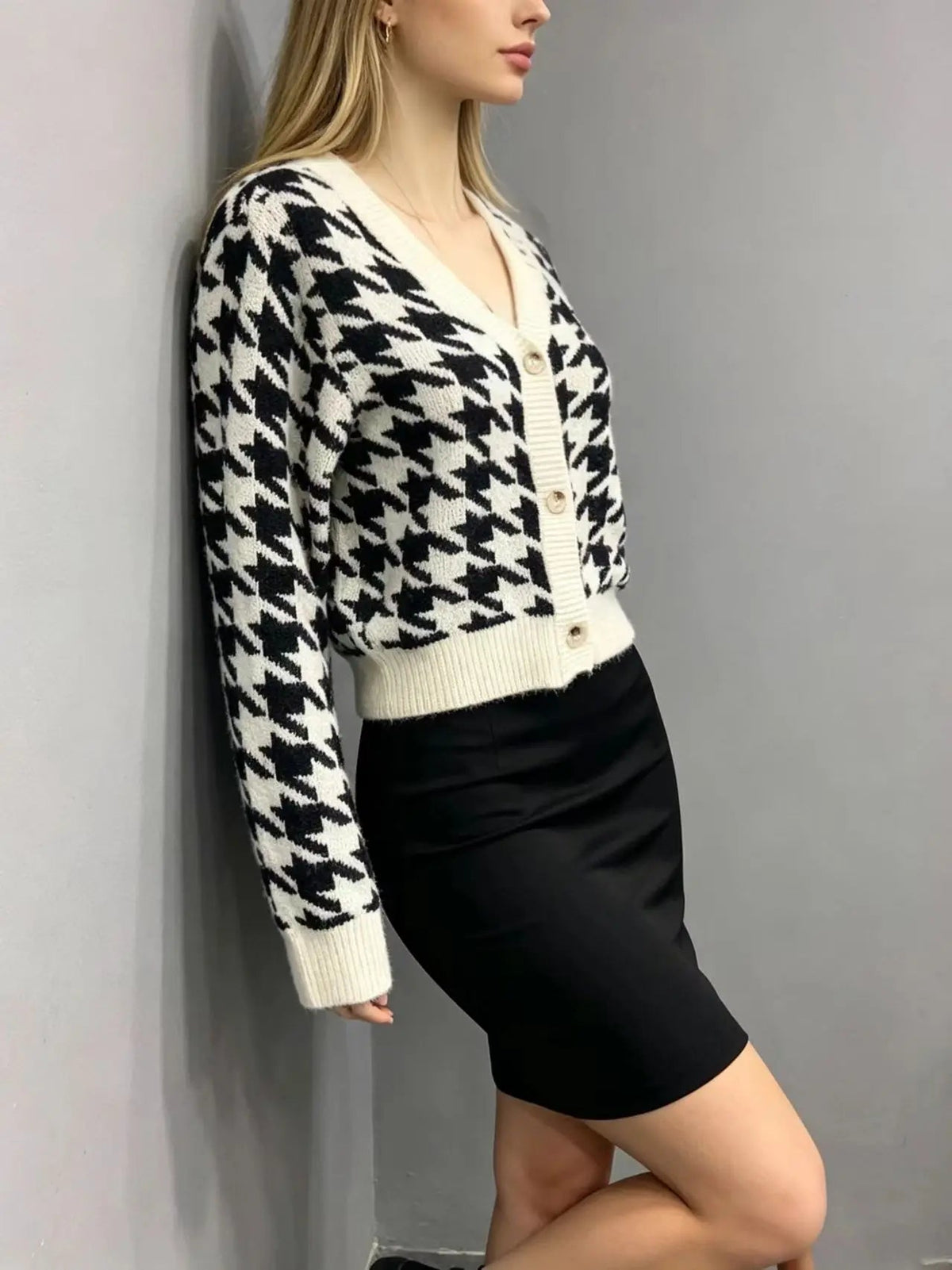 Women's Cropped Cardigan with Pattern