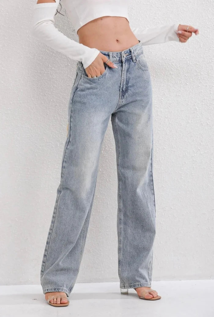 Women's Vintage Distressed Wide Leg Jeans with Ripped Detail